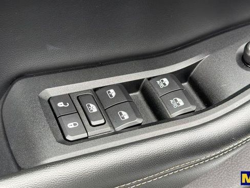 Used 2022 Jeep Grand Cherokee L Laredo w/ Luxury Tech Group I RWD image 12