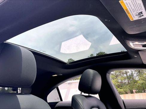 Used 2022 Mercedes-Benz CLA 250 image 13