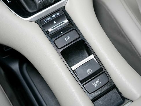 Used 2023 Honda HR-V EX-L image 24