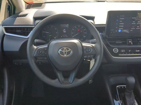 Used 2025 Toyota Corolla LE image 22