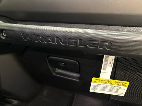 Used 2022 Jeep Wrangler Sport AWD/4WD image 47