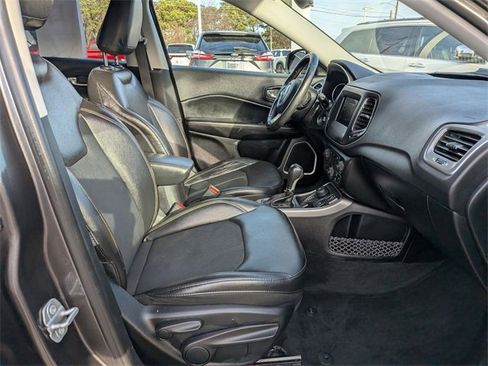 Used 2019 Jeep Compass Latitude w/ Cold Weather Group image 33