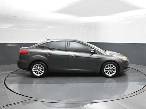 Used 2015 Ford Focus SE image 10