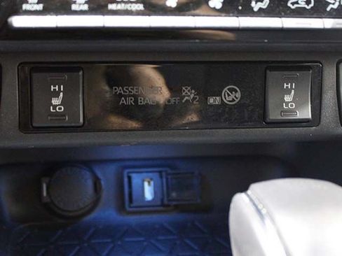 Used 2022 Toyota RAV4 XSE w/ XSE Grade Weather Package AWD/4WD image 15