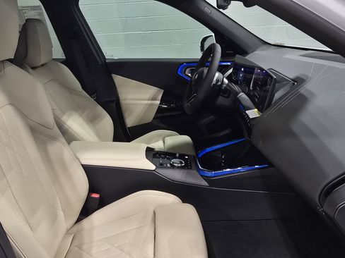 Used 2026 BMW X3 xDrive30 w/ M Sport Package image 24