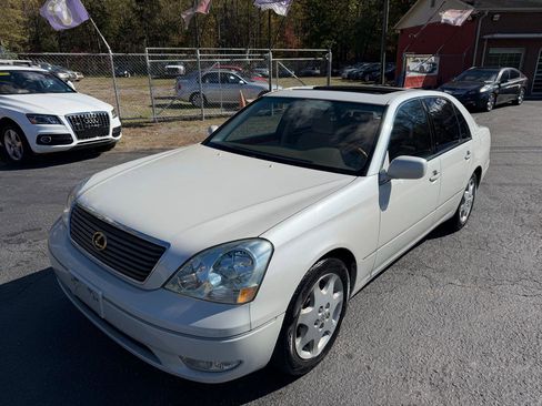 Used 2003 Lexus LS 430 RWD image 3