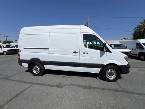 Used 2017 Mercedes-Benz Sprinter 2500 image 3