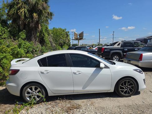 Used 2010 MAZDA MAZDA3 i Touring FWD image 4