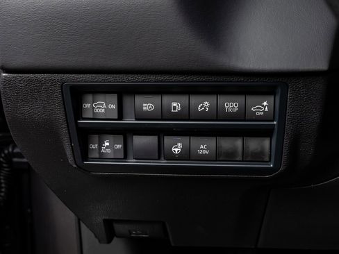 Used 2026 Toyota Sequoia Platinum image 22