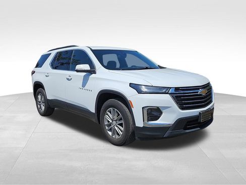 Certified 2023 Chevrolet Traverse LT FWD image 1