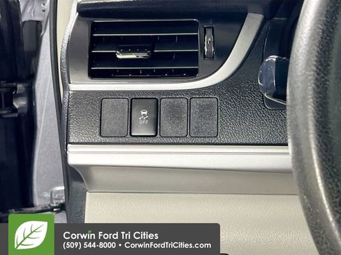 Used 2014 Toyota Camry LE image 19