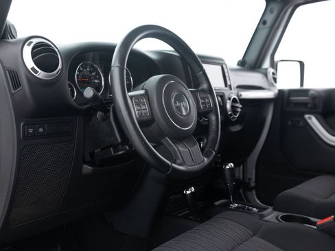 Used 2012 Jeep Wrangler Unlimited Rubicon w/ Connectivity Group AWD/4WD image 27