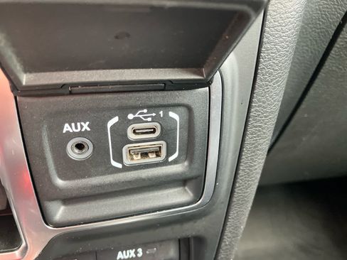 Used 2023 Jeep Wrangler Unlimited Sport AWD/4WD image 32