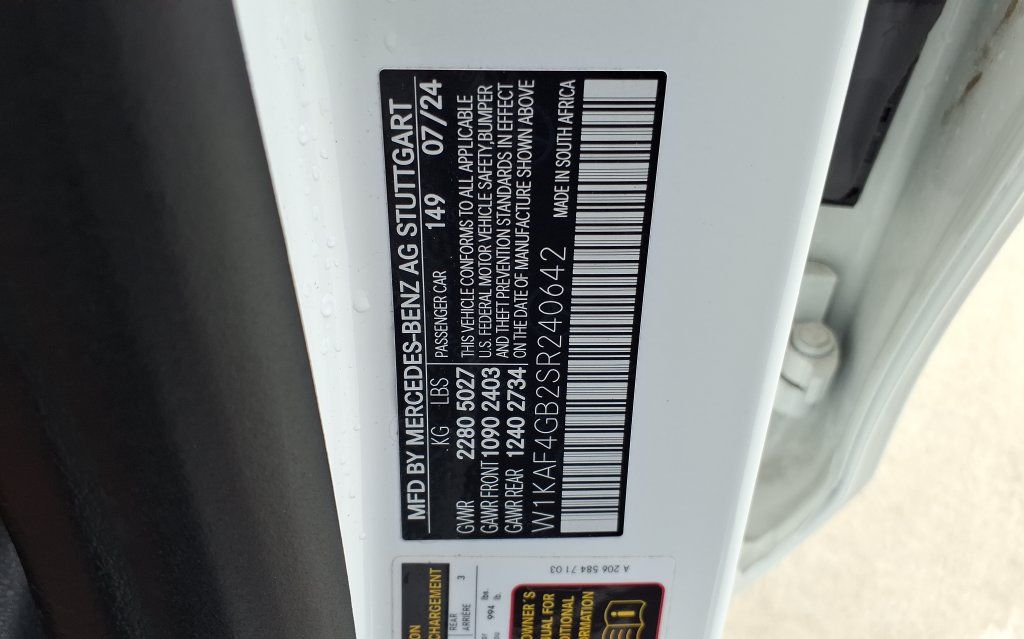 Used 2025 Mercedes-Benz C 300 Sedan image 34
