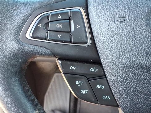 Used 2019 Ford Escape Titanium FWD image 12