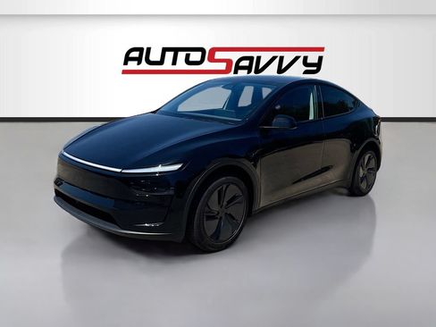 Used 2026 Tesla Model Y 2WD image 3
