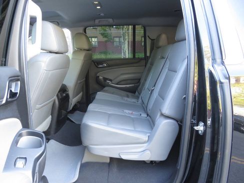Used 2019 Chevrolet Suburban LT AWD/4WD image 23