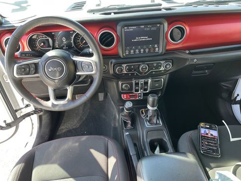 Used 2023 Jeep Gladiator Rubicon w/ Cold Weather Group AWD/4WD image 15