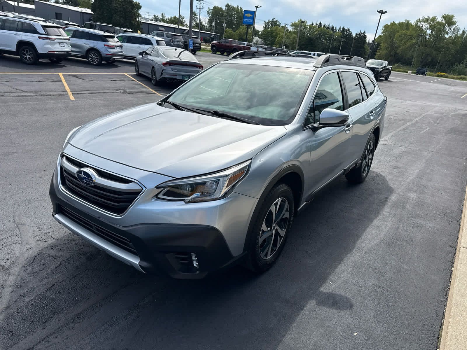 Used 2021 Subaru Outback Limited AWD/4WD image 3