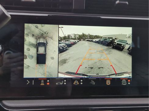 Used 2024 GMC Sierra 2500 AT4 w/ AT4 Premium Plus Package image 18