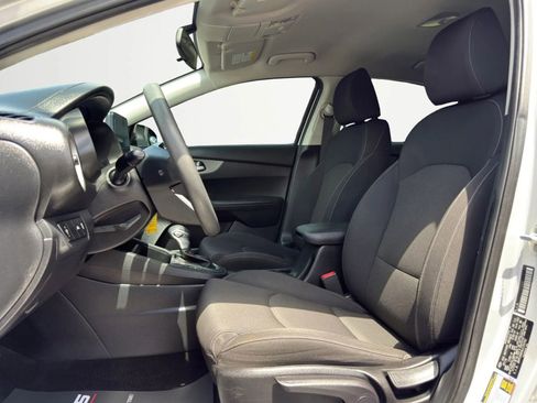 Used 2020 Kia Forte LXS image 11