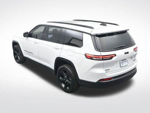 Used 2025 Jeep Grand Cherokee L Limited w/ Luxury Tech Group II image 30