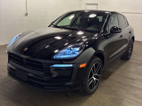 Used 2024 Porsche Macan AWD/4WD image 5