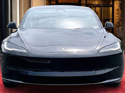 Used 2025 Tesla Model 3 Long Range RWD image 3