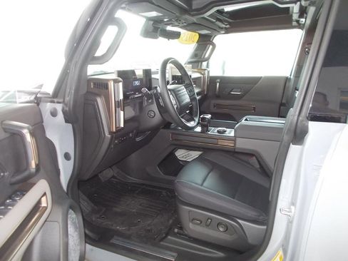New 2025 GMC Hummer EV 2X image 13