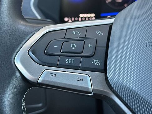 Used 2024 Volkswagen Tiguan SE AWD/4WD image 26