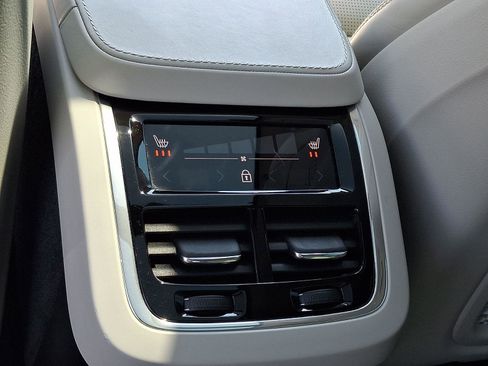 Used 2020 Volvo XC90 T6 Inscription w/ Protection Package Premier AWD/4WD image 12