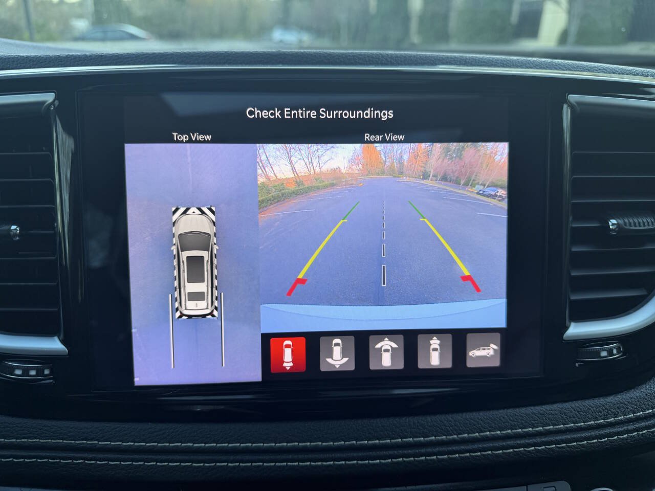 Used 2022 Chrysler Pacifica Limited FWD image 20