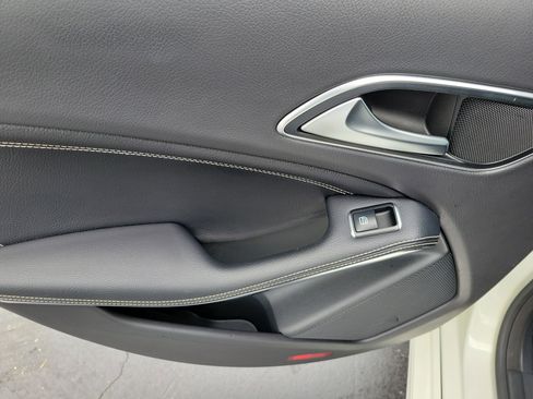 Used 2017 Mercedes-Benz CLA 250 image 12