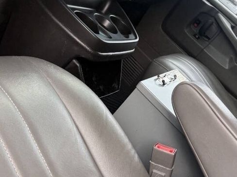 Used 2015 Chevrolet Express 2500 RWD image 20