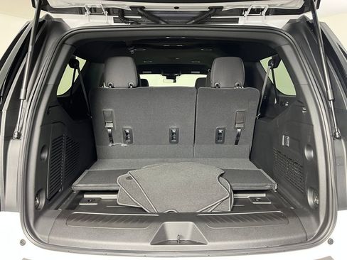 New 2025 Chevrolet Suburban LS image 20
