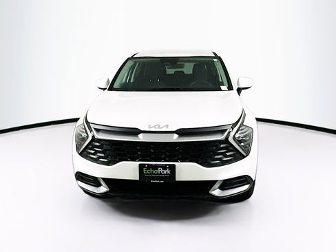 Used 2025 Kia Sportage LX image 2
