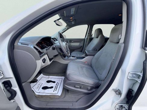 Used 2015 GMC Acadia SLE FWD image 19