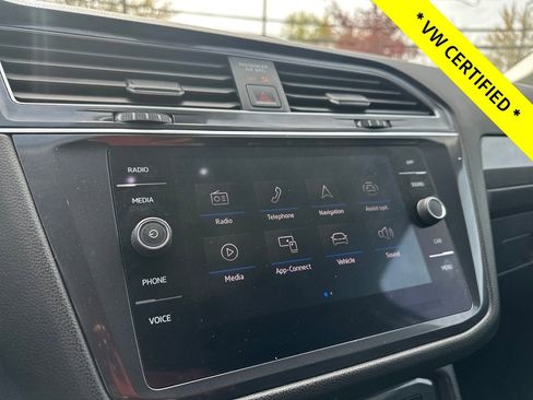 Certified 2023 Volkswagen Tiguan SE AWD/4WD image 11