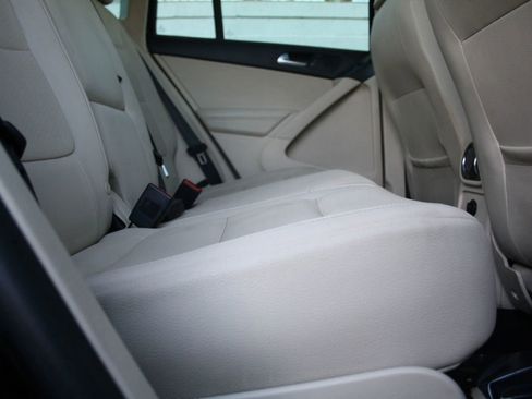 Used 2015 Volkswagen Tiguan SE image 13