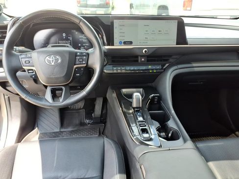Used 2024 Toyota Crown Platinum AWD/4WD image 18