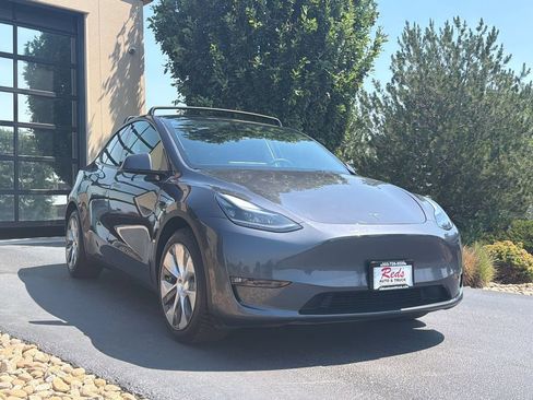 Used 2023 Tesla Model Y Long Range AWD/4WD image 39