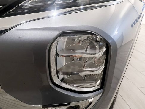 Used 2024 Mitsubishi Outlander FWD image 9
