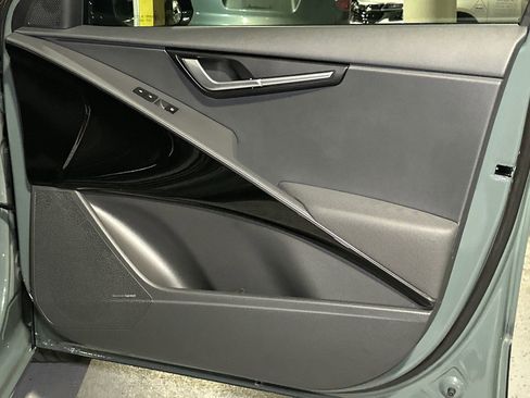 New 2026 Kia Niro SX Touring FWD image 10