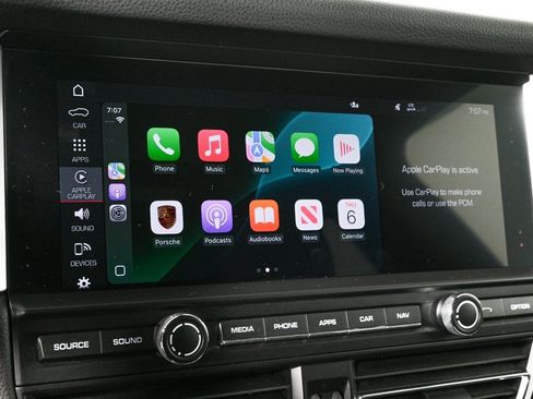 Certified 2020 Porsche Macan image 17