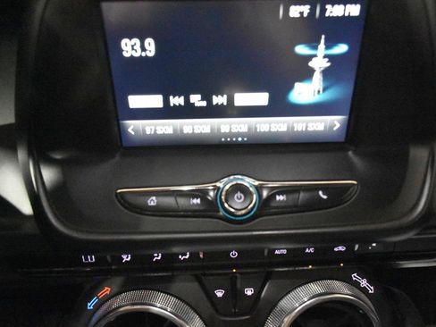 Used 2018 Chevrolet Camaro LT RWD image 17