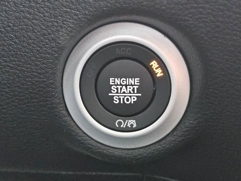 New 2026 Chrysler Pacifica Limited image 24