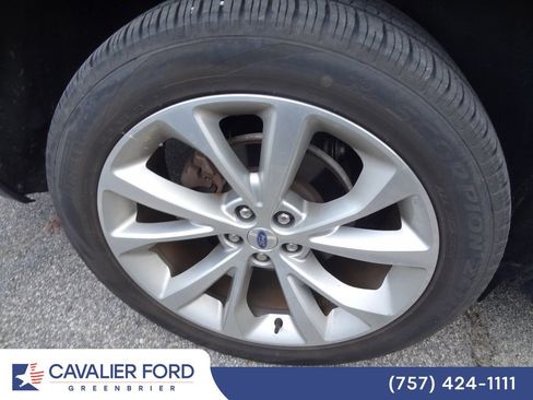 Used 2023 Ford Explorer Platinum w/ Technology Package AWD/4WD image 12