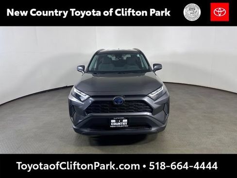 Used 2022 Toyota RAV4 XLE w/ Carpet Mat Package (TMS) AWD/4WD image 8