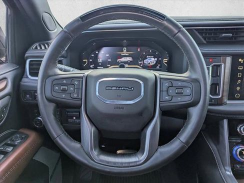 Used 2024 GMC Yukon Denali Ultimate image 11