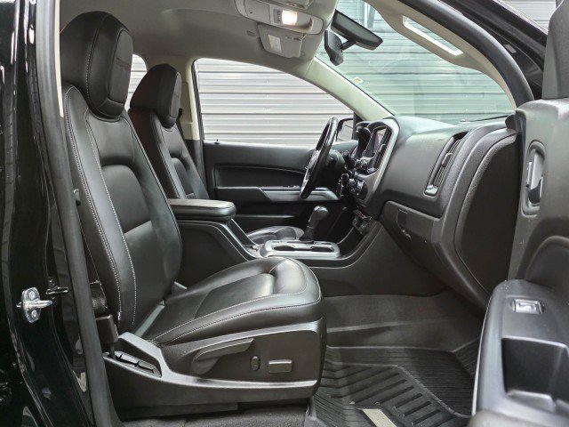Used 2021 Chevrolet Colorado ZR2 w/ ZR2 Midnight Special Edition AWD/4WD image 17